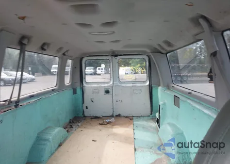 2008 Ford E-350 Super Duty from USA, damaged, VIN 1FBSS31L08DB35985